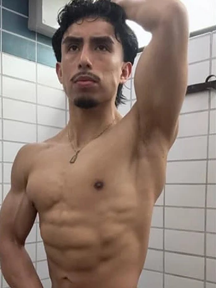 Omar, pose de brazo